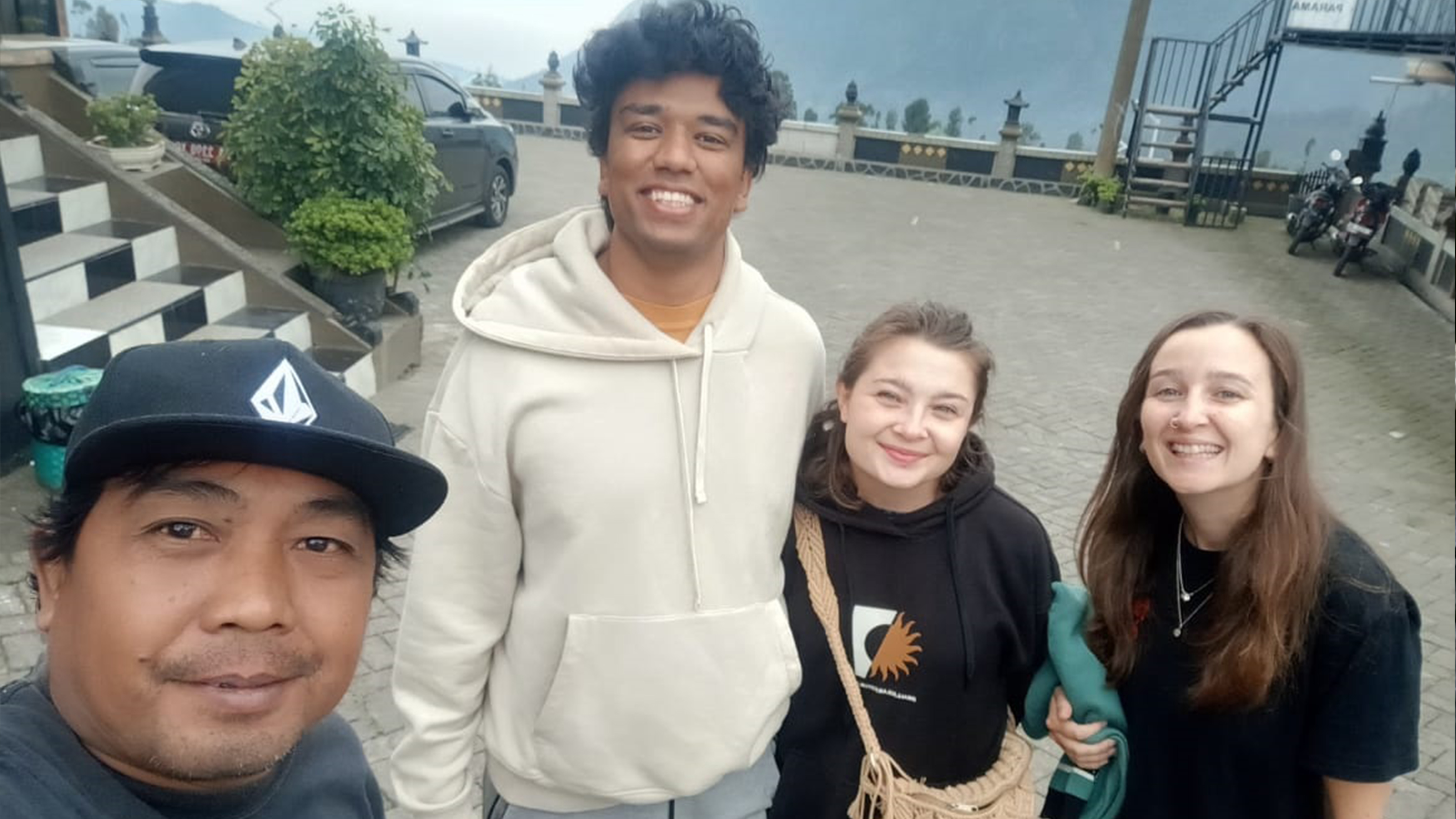 Pick Up From Parama Bromo Hotel To Train Station